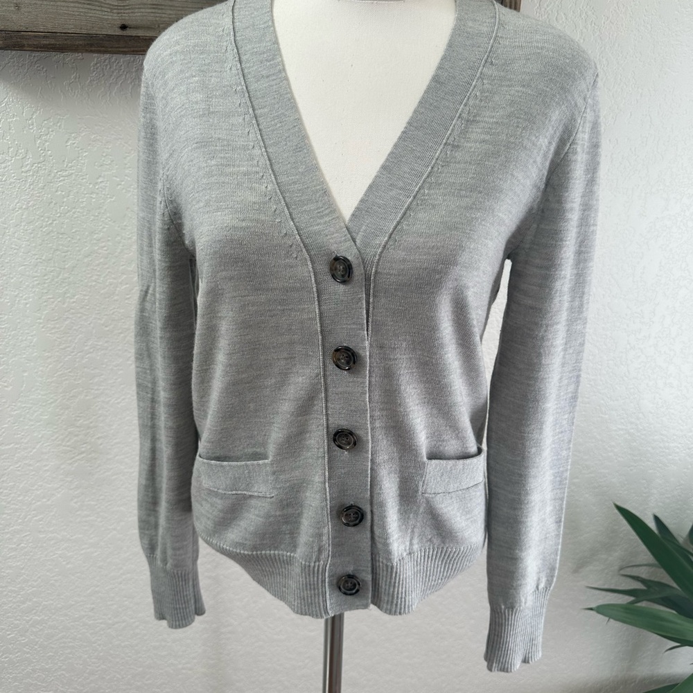 J. Crew Light Gray Women's Cardigan‎ Merino Wool size Small B0566